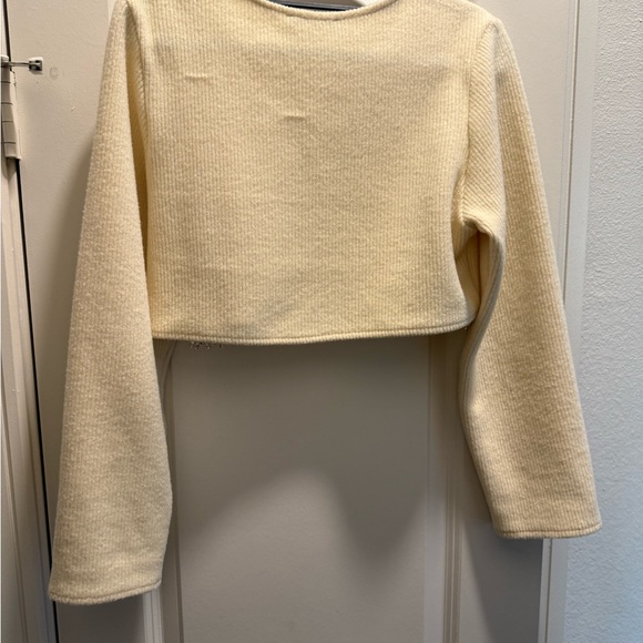 Lot of Two Zara cropped long sleeve tops - Picture 4 of 6